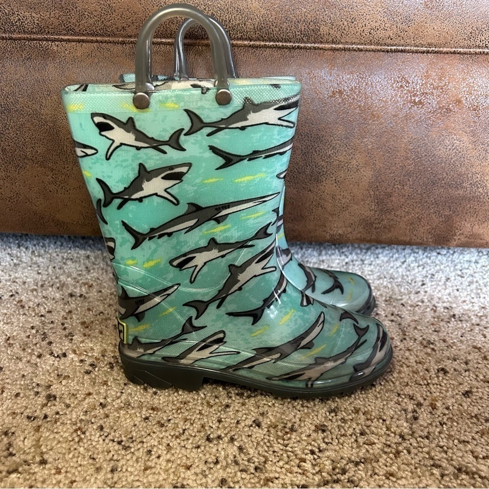 Western Chief Teal Tropic Shark Print Pull-On stain Boots Size 12 Boys